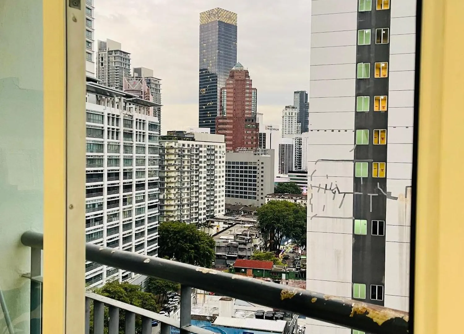 בית הארחה קואלה לומפור Seri Bukit Ceylon Suites Bukit Bintang